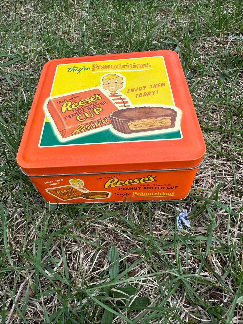 Reese's Vintage Peanut Butter Cup Tin - Orange